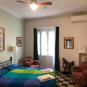 https://flat-for-tourist-use-a-stones-throw-from-center.it-romehotels.com