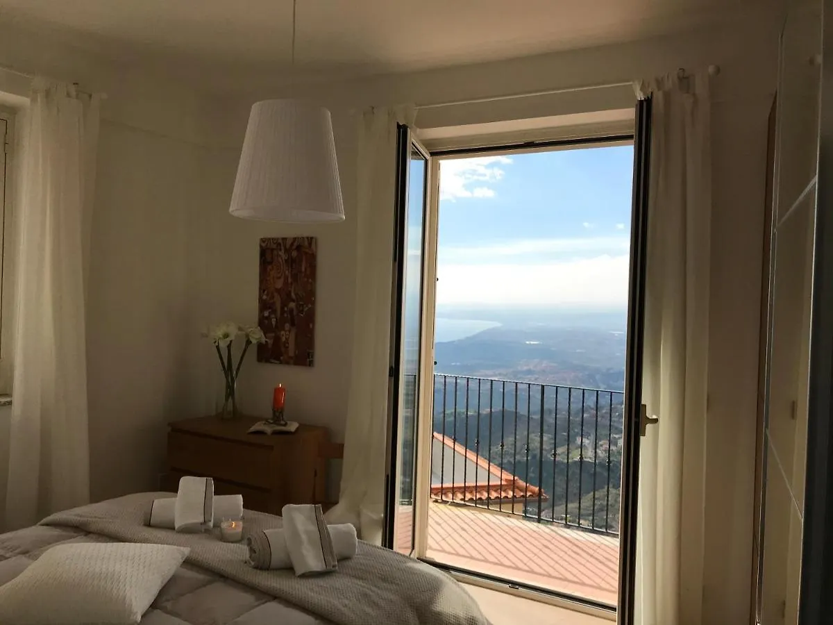 Giorgiada Relax Apartment Castelmola